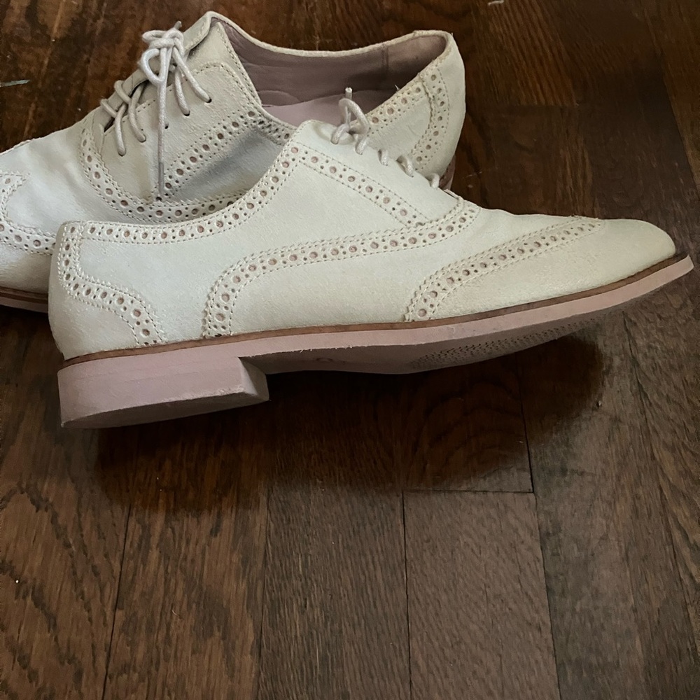 Cole Haan Cream Brogue Women's Wingtips Oxfords Lace Up Brogues